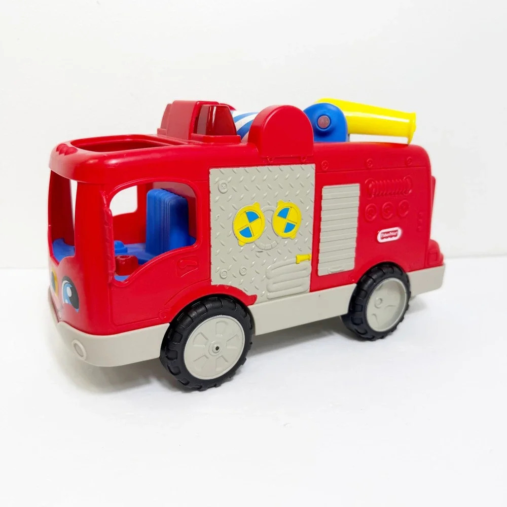Fisher-Price Little People Fire Truck Unisex Toddler Red Toy Engine 3 Figures